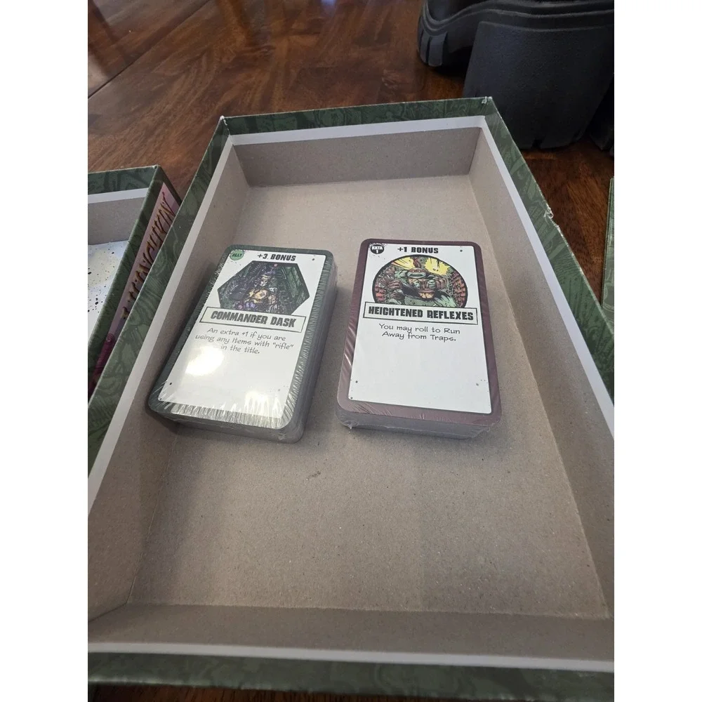 Teenage Mutant Ninja Turtles Nickolodeon Munchkin Card Game missing some pieces
